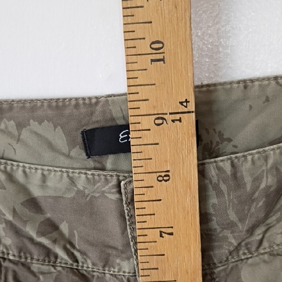 Express Olive Floral Cargo Shorts Embroidered Rhinestones bedazzled size 2 Y2K - Picture 8 of 13